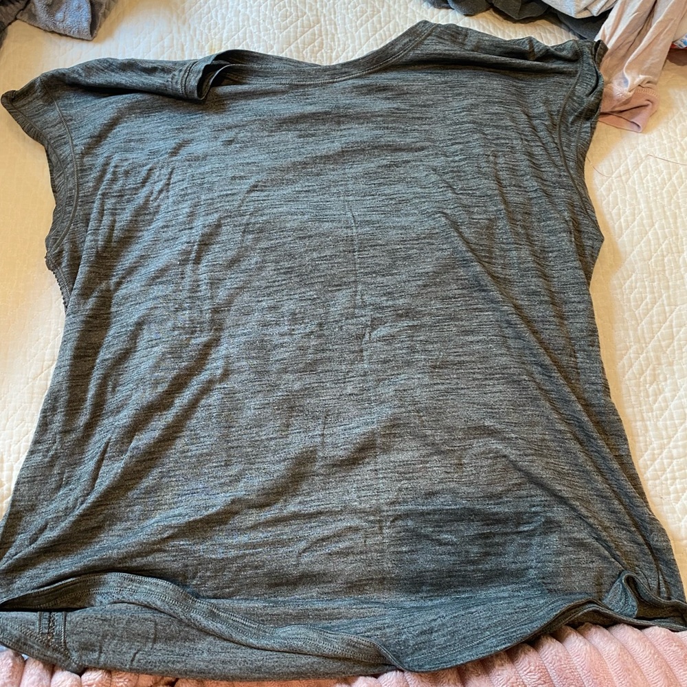 grey and black lululemon shirt